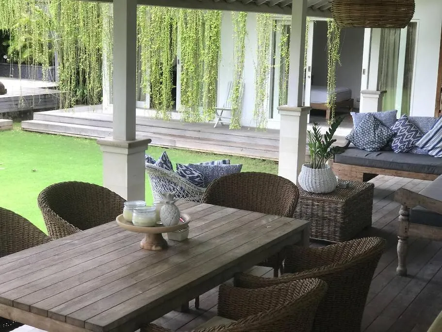 Villa Jasper At Berawa Beach Canggu  Canggu (Bali)